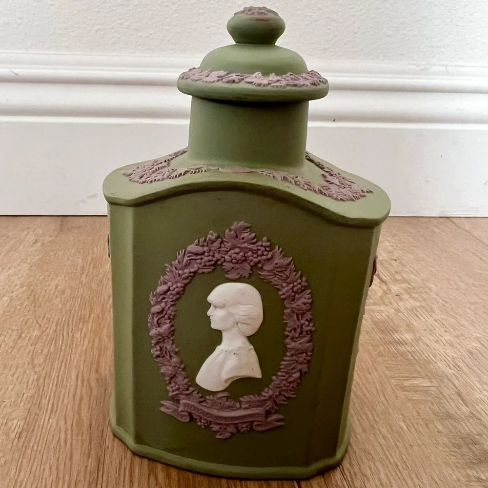 1981 Wedgwood Tricolor Jasperware Royal Wedding Collection Teapoy Tea Caddy #970